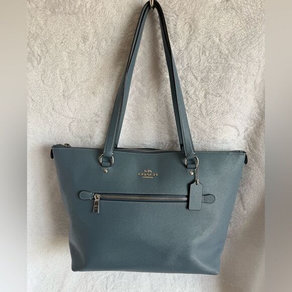 Coach Handbags - Coach Gallery Cross Grain Leather Tote